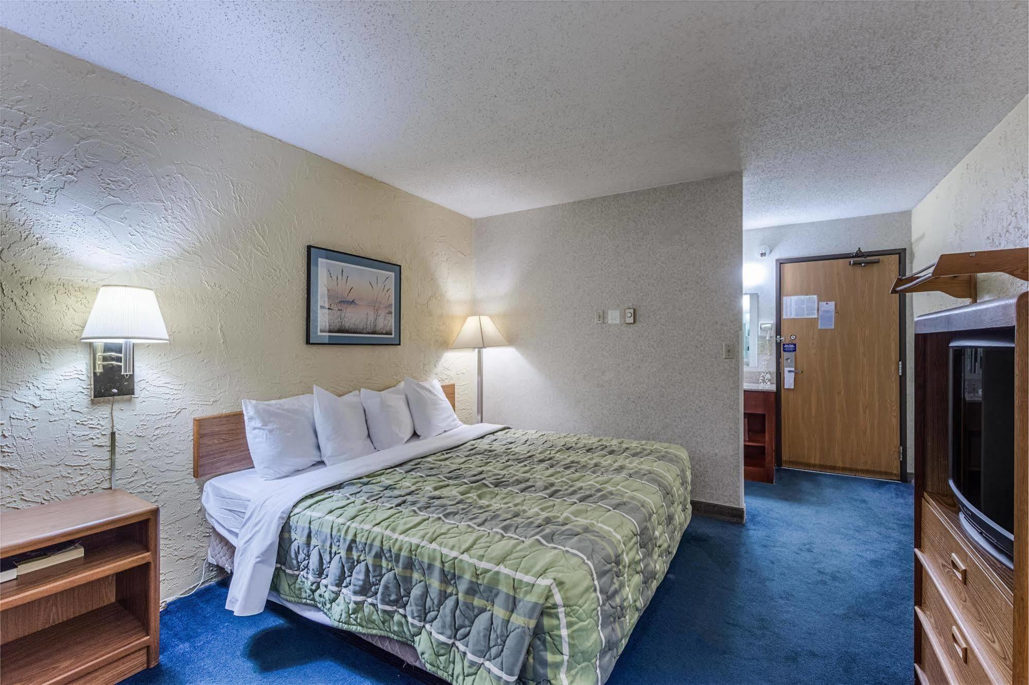 Rodeway Inn Cascade Exterior photo